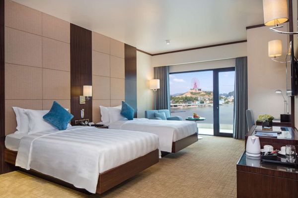 Wyndham Legend Halong Hotel (Hạ Long)